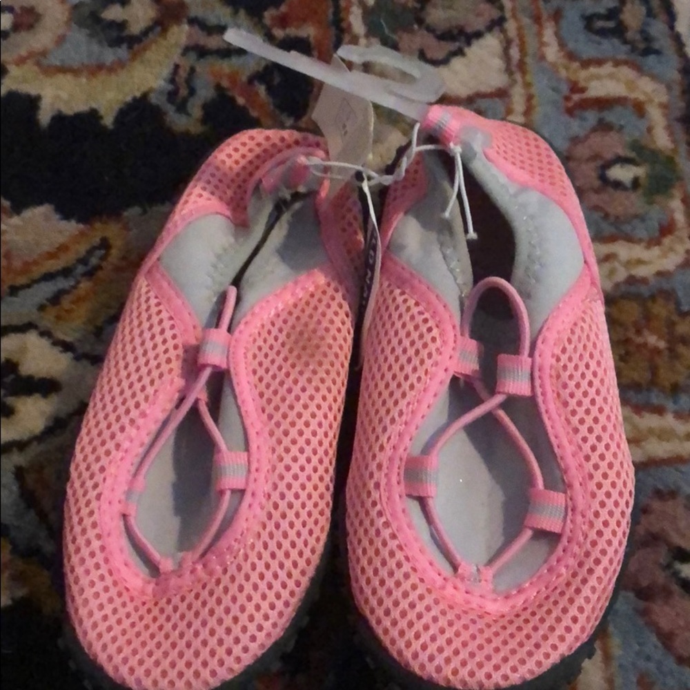 Toddler Girl Old Navy water shoes